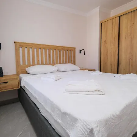 Aparthotel Diplomat 4*