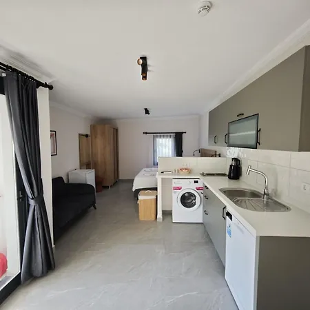 Diplomat Aparthotel
